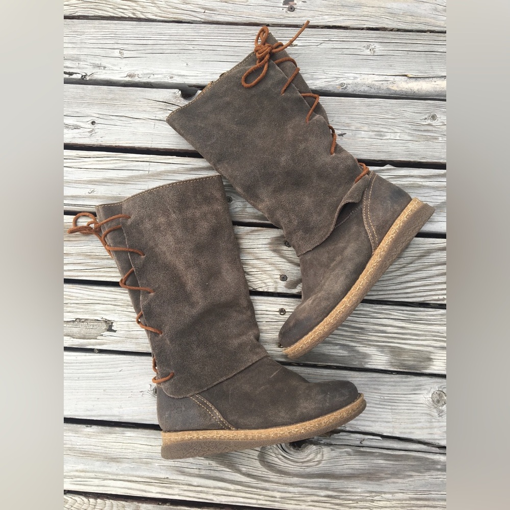 Born Sable Brown Distressed Tall Leather boots size 7 US 38 EUR woman’s
